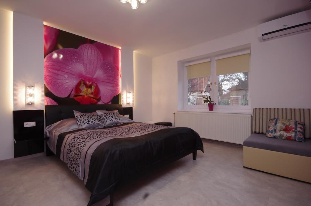 Regina Delux Apartman ギュラ エクステリア 写真