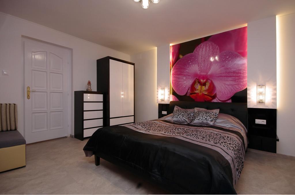 Regina Delux Apartman ギュラ エクステリア 写真