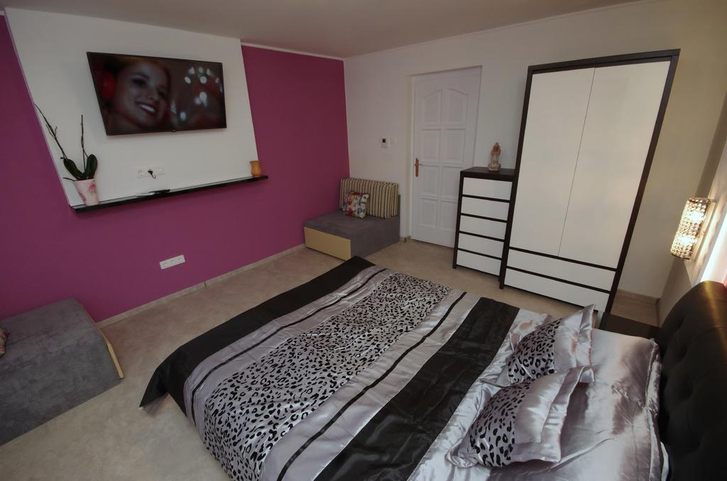 Regina Delux Apartman ギュラ エクステリア 写真