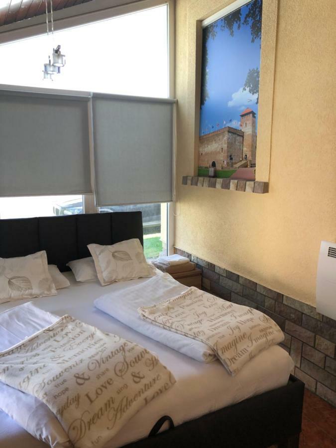 Regina Delux Apartman ギュラ エクステリア 写真