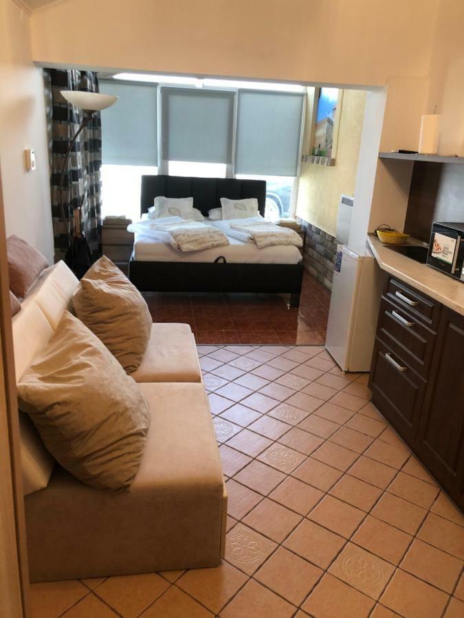Regina Delux Apartman ギュラ エクステリア 写真